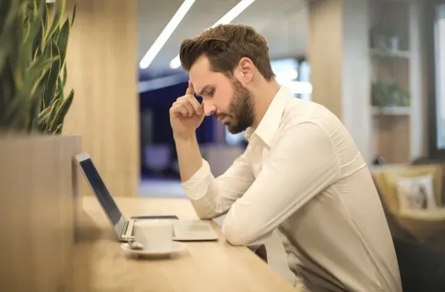 Jak wybrać wydajny i bezpieczny Internet dla firm?